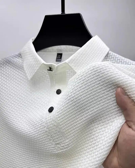 Discover our Shorts Lapel T-shirt – a stylish and comfortable short-sleeved polo shirt, perfect for business casual looks.