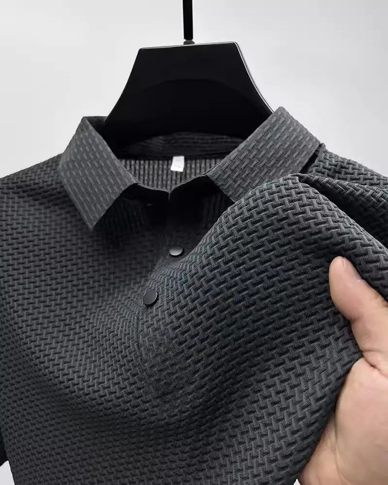 Discover our Shorts Lapel T-shirt – a stylish and comfortable short-sleeved polo shirt, perfect for business casual looks.